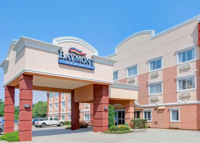 Baymont By Wyndham Dallas/ Love Field